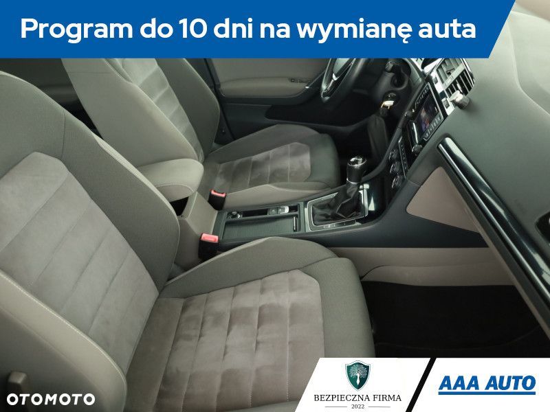 Volkswagen Golf - 9