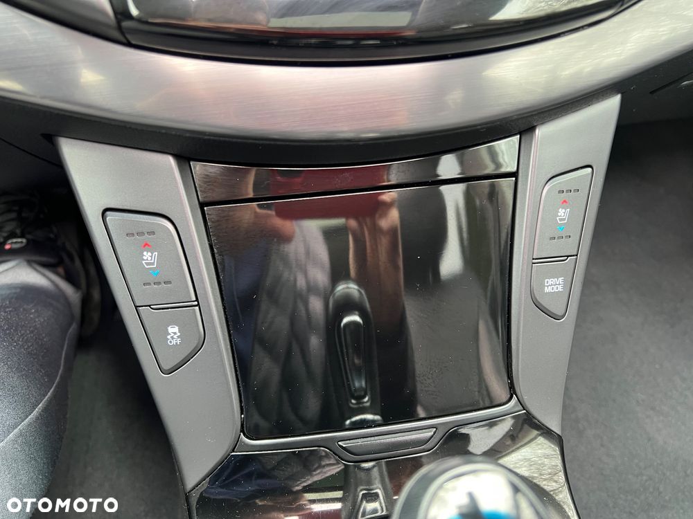 Hyundai i40 Kombi 1.7 CRDi DCT Premium - 20