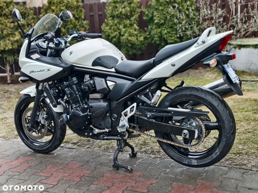 Suzuki GSX - 29