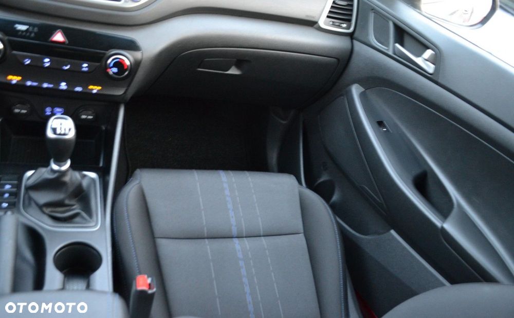 Hyundai Tucson blue 1.6 GDi 2WD Navi - 35