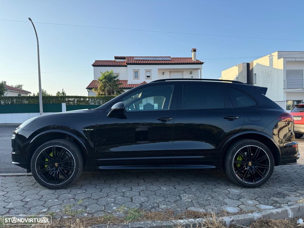 Porsche Cayenne - 2