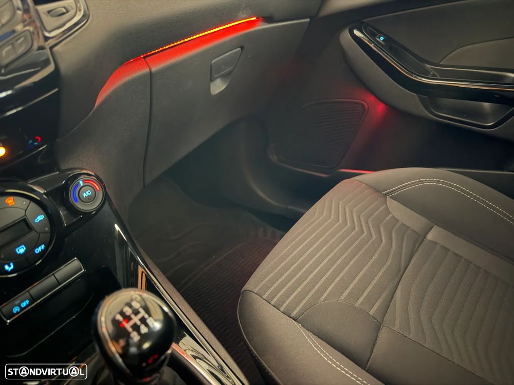 Ford Fiesta 1.0 T EcoBoost Titanium - 18