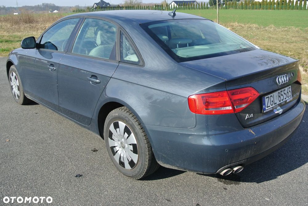 Audi A4 Limousine - 6