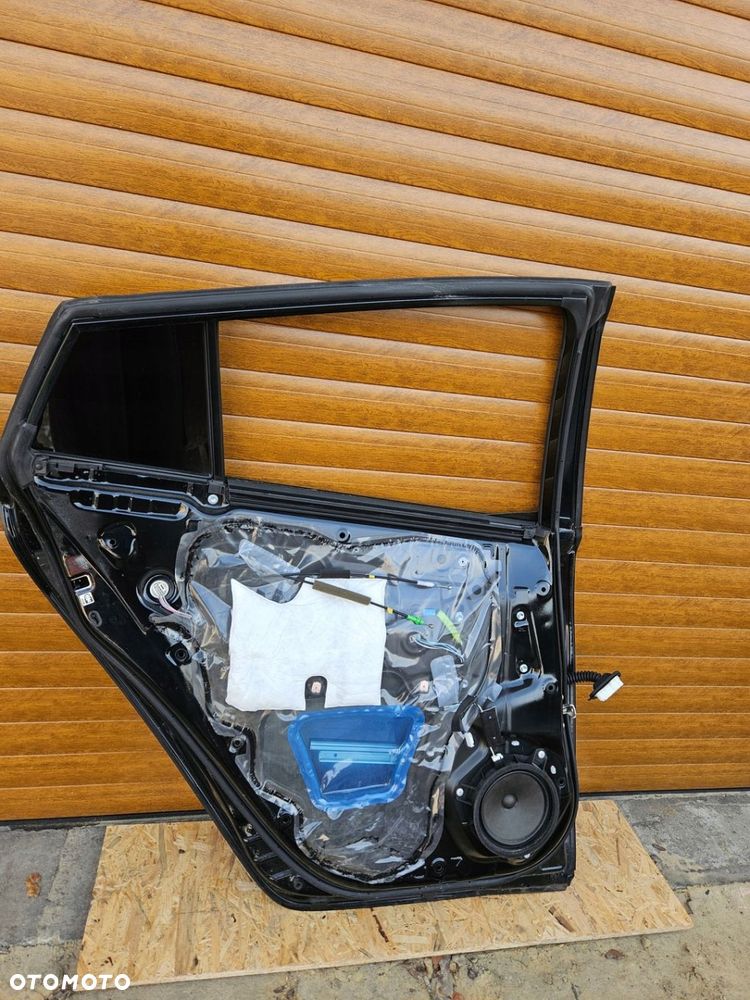 Toyota PRIUS IV 16- drzwi lewe tylne 218 - 6