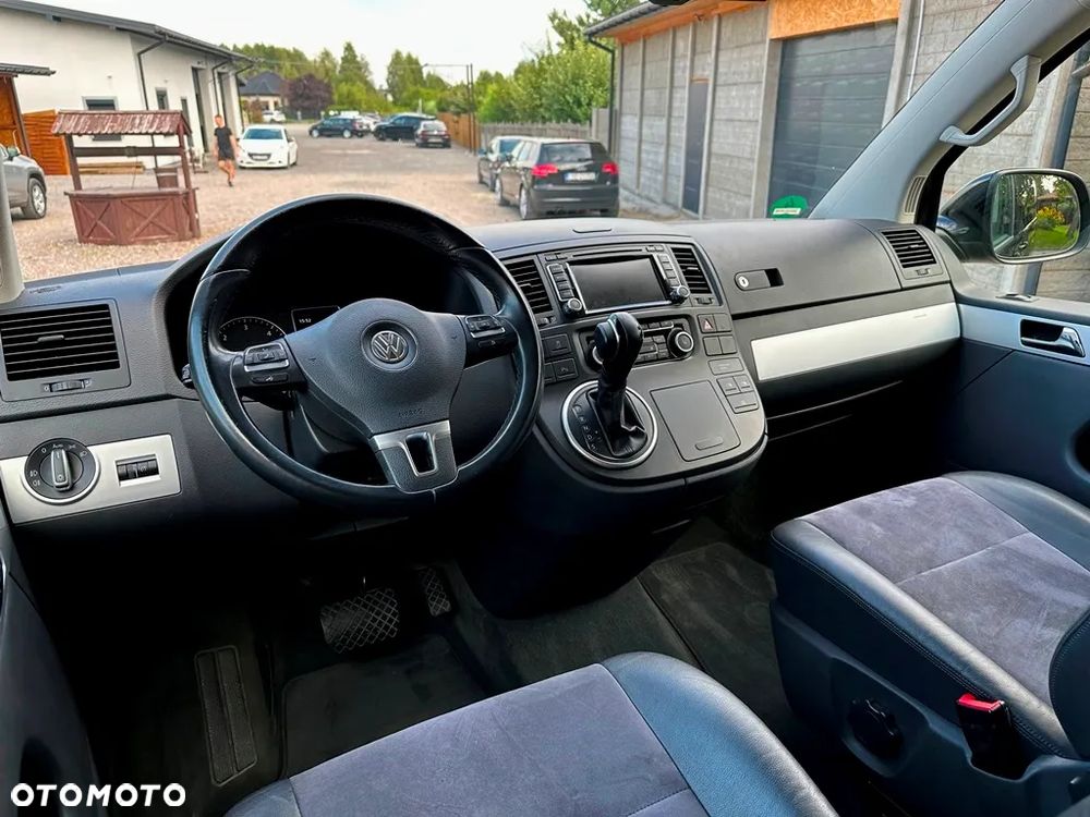 Volkswagen Multivan - 14