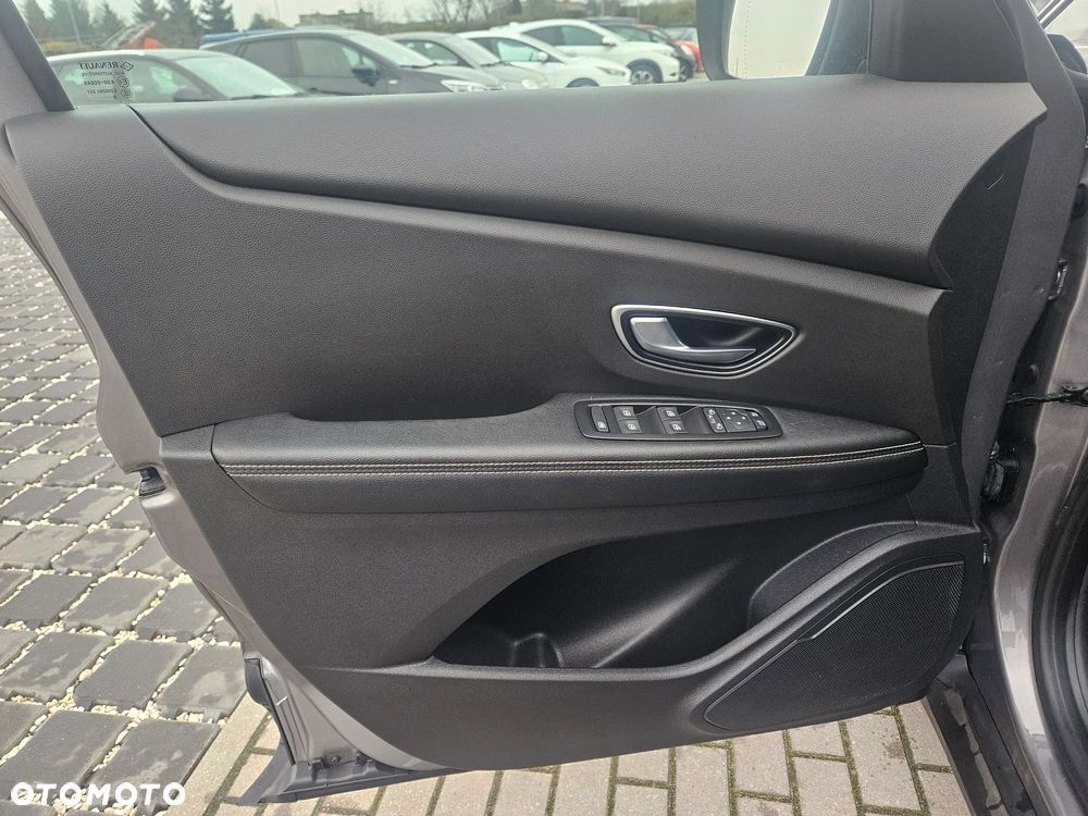 Renault Grand Scenic - 28