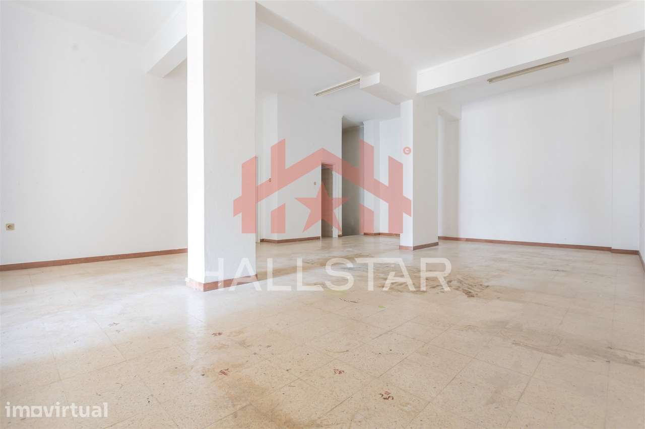 Loja / 220m² de Área Total / Quinta da Alçada - Grande imagem: 2/24