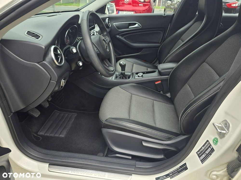 Mercedes-Benz CLA Shooting Brake 180 d - 6
