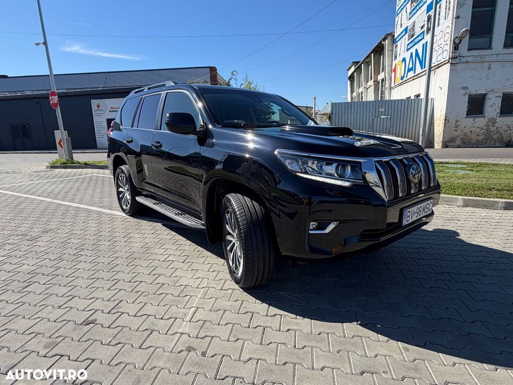 Toyota Land Cruiser - 1