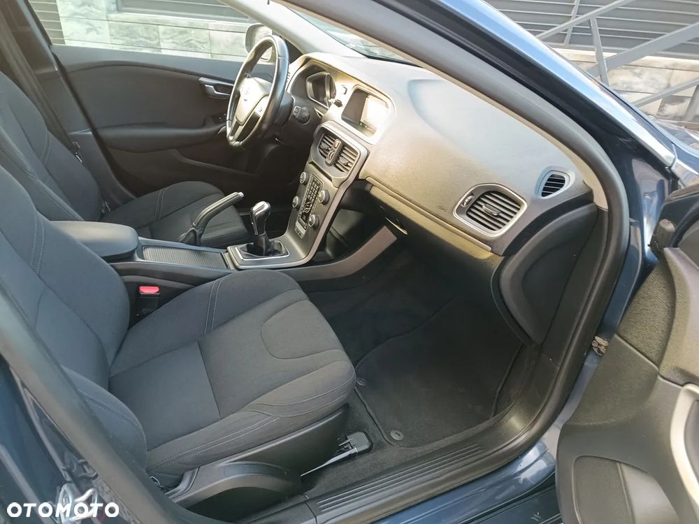 Volvo V40 D2 Momentum - 12