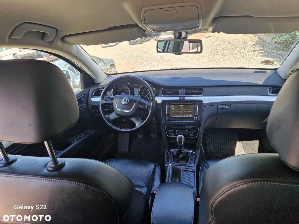 Skoda Superb 2.0 TDI Exclusive - 11