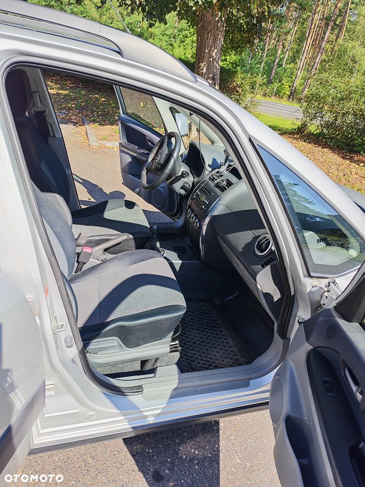 Suzuki SX4 1.6 GS / Premium - 9