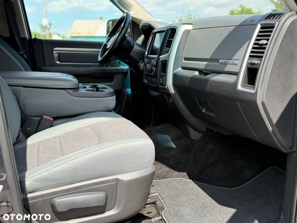 RAM 1500 Crew Cab Shortbed Bighorn - 37