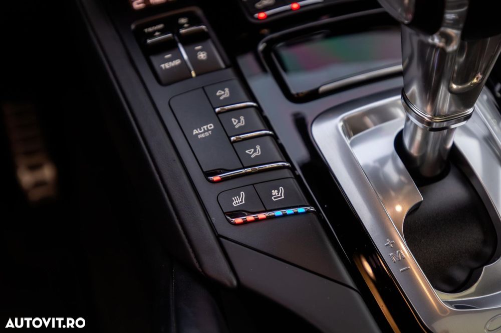 Porsche Cayenne - 23