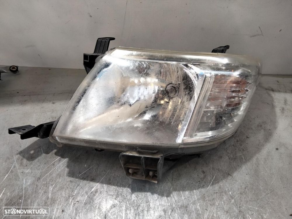 FAROL ESQUERDO TOYOTA HILUX KUN - 1