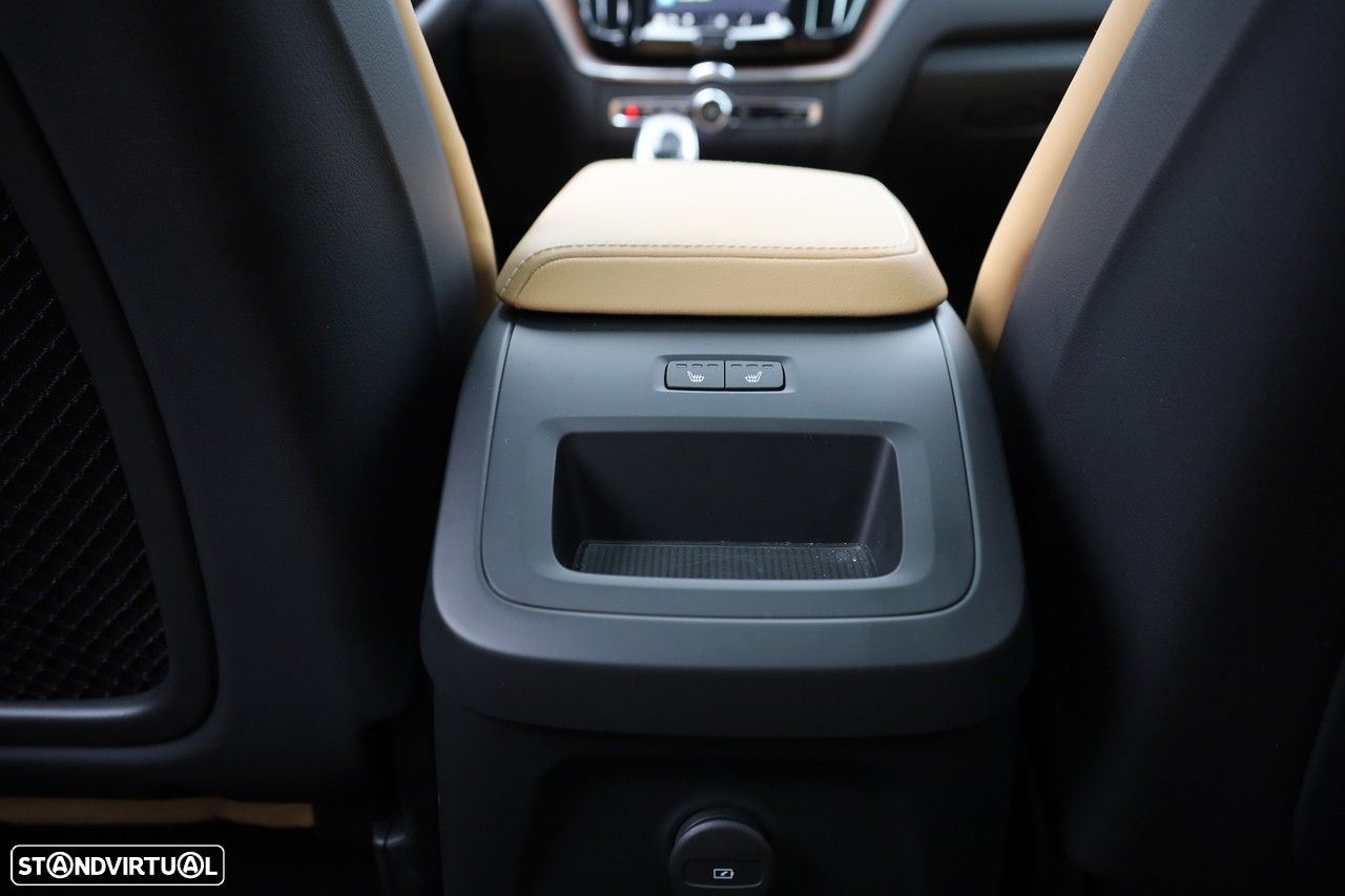 Volvo XC 60 2.0 T6 PHEV Plus Bright AWD - 14