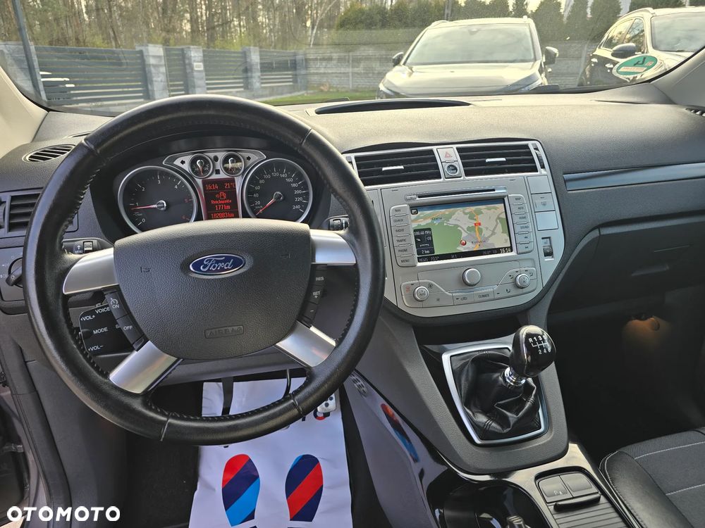 Ford Kuga 2.0 TDCi 2x4 Titanium - 29