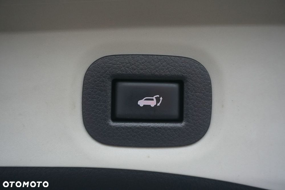 Nissan X-Trail 2.0 dCi Tekna 4WD Xtronic 7os - 29