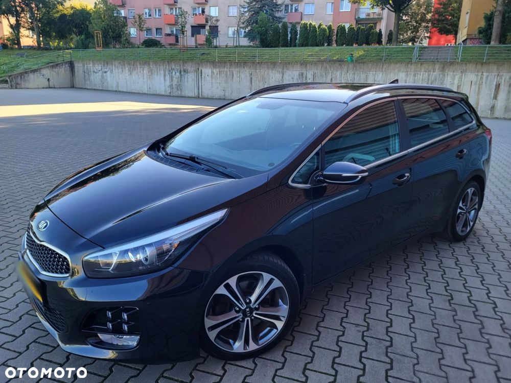 Kia Ceed 1.6 CRDi 136 ISG SW GT Line - 13