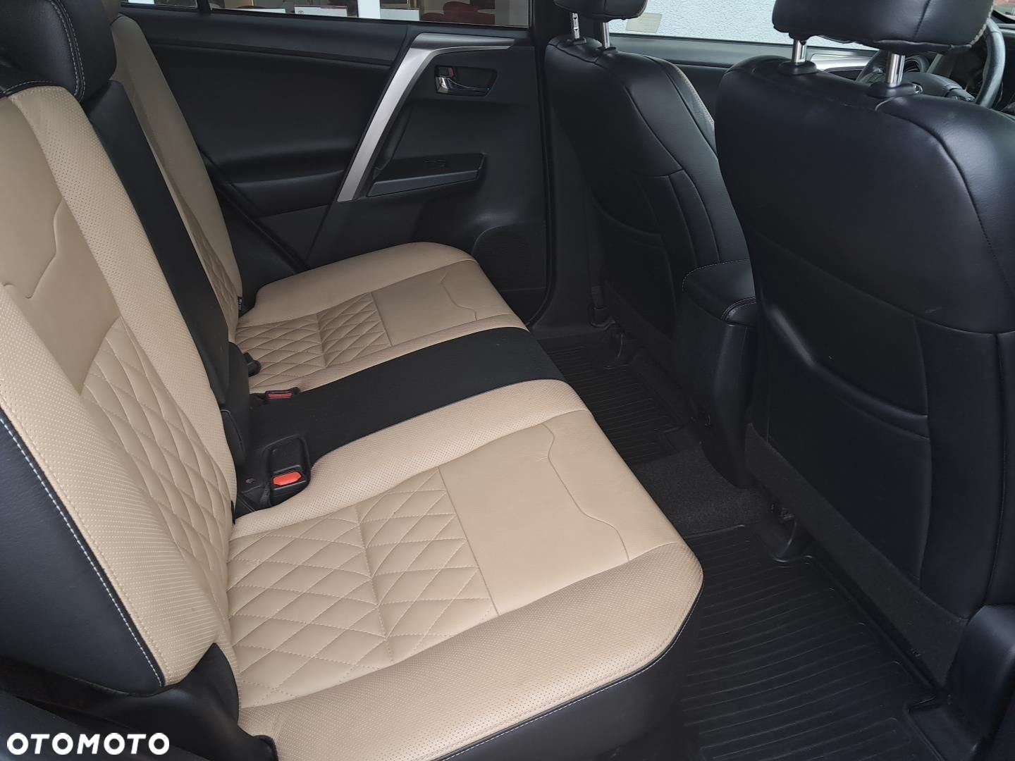 Toyota RAV4 - 11