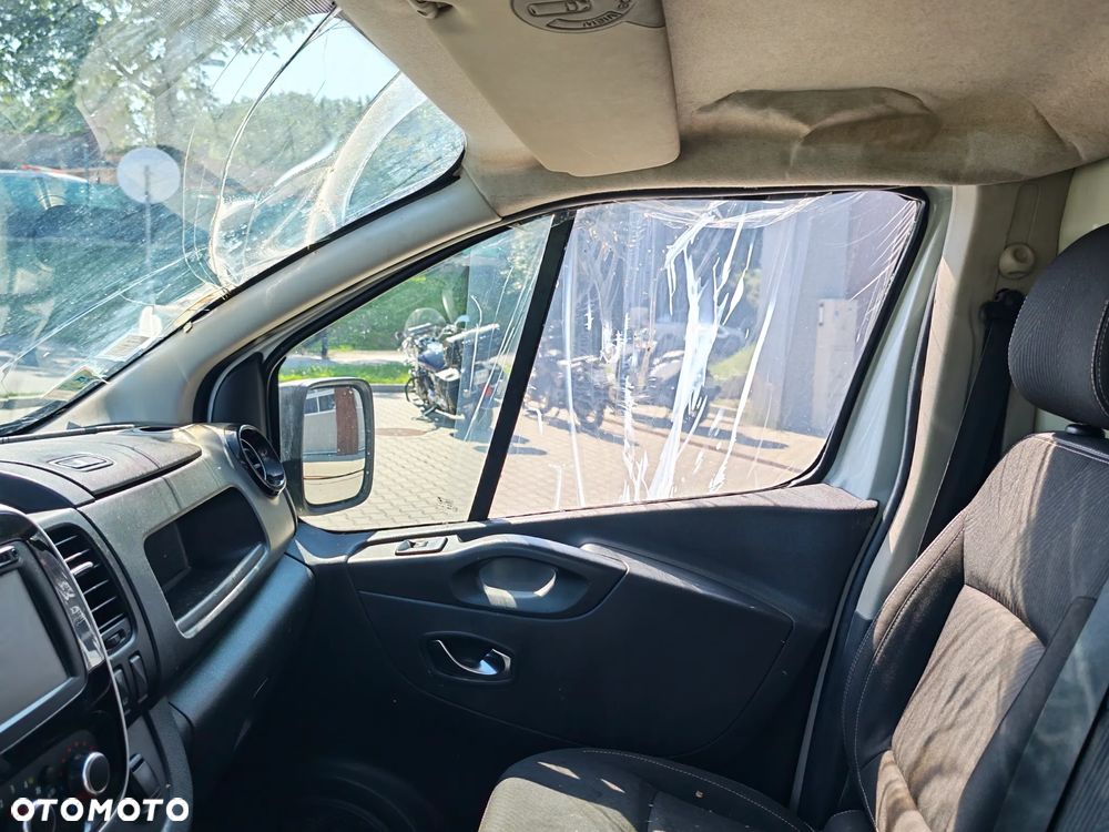 Renault TRAFIC - 24