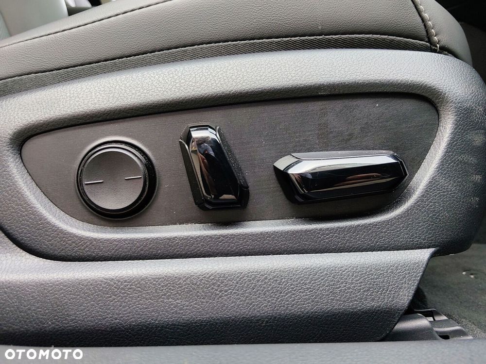 Lexus ES 300h Business Edition - 32