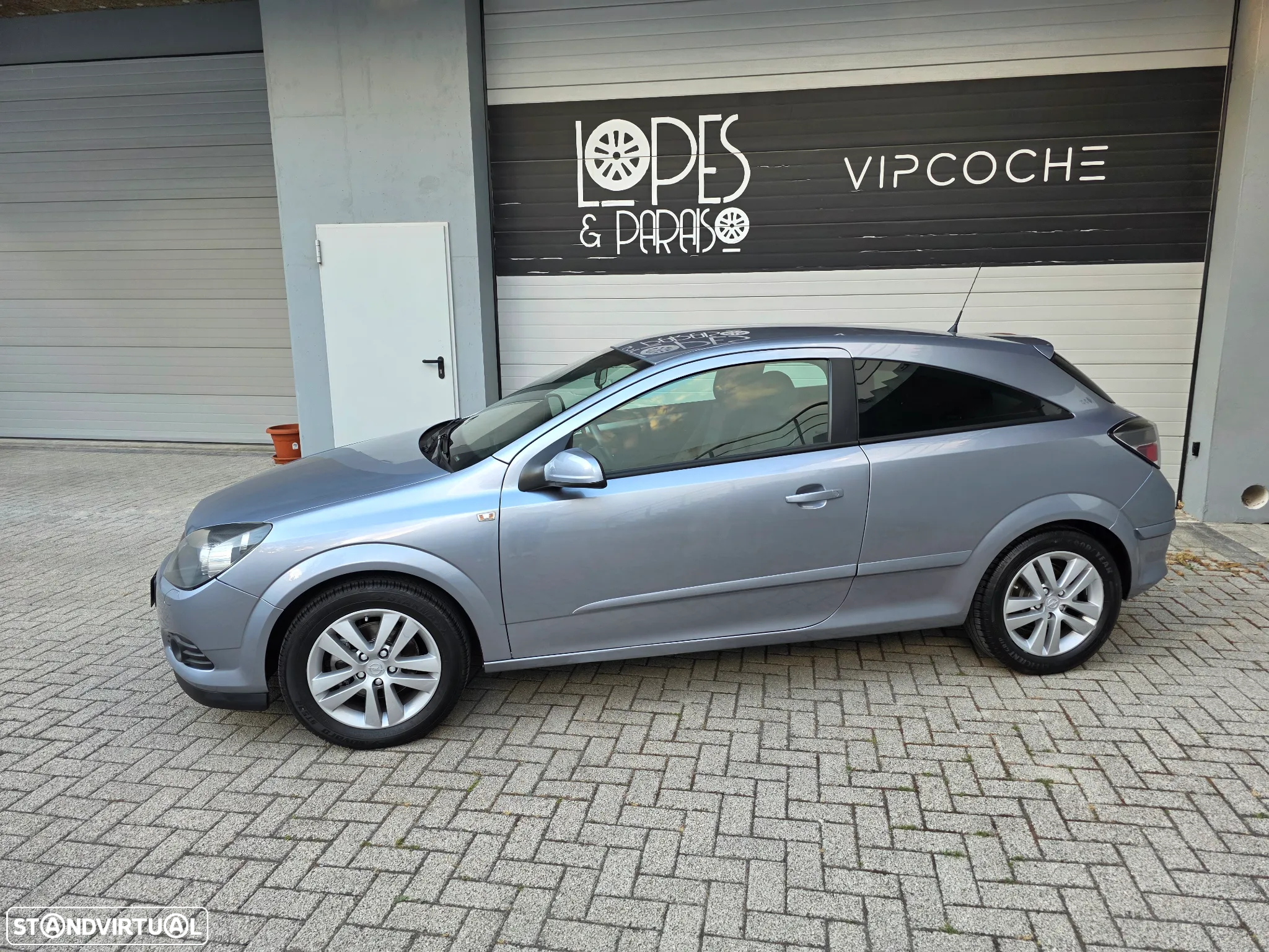 Opel Astra GTC 1.3 CDTi - 4
