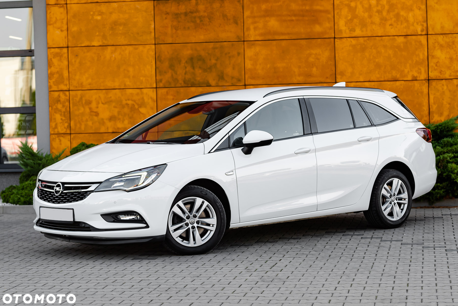 Opel Astra 1.6 D (CDTI) Automatik Sports Tourer Dynamic - 11