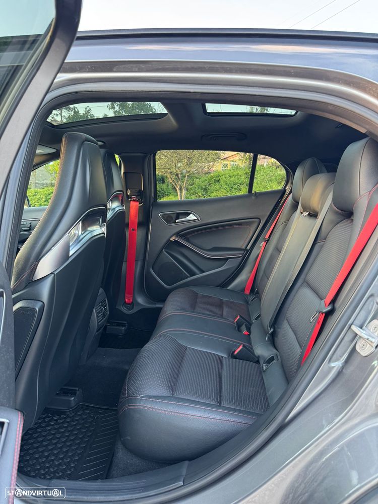 Mercedes-Benz GLA 45 AMG 4Matic 7G-DCT Edition 1 - 17