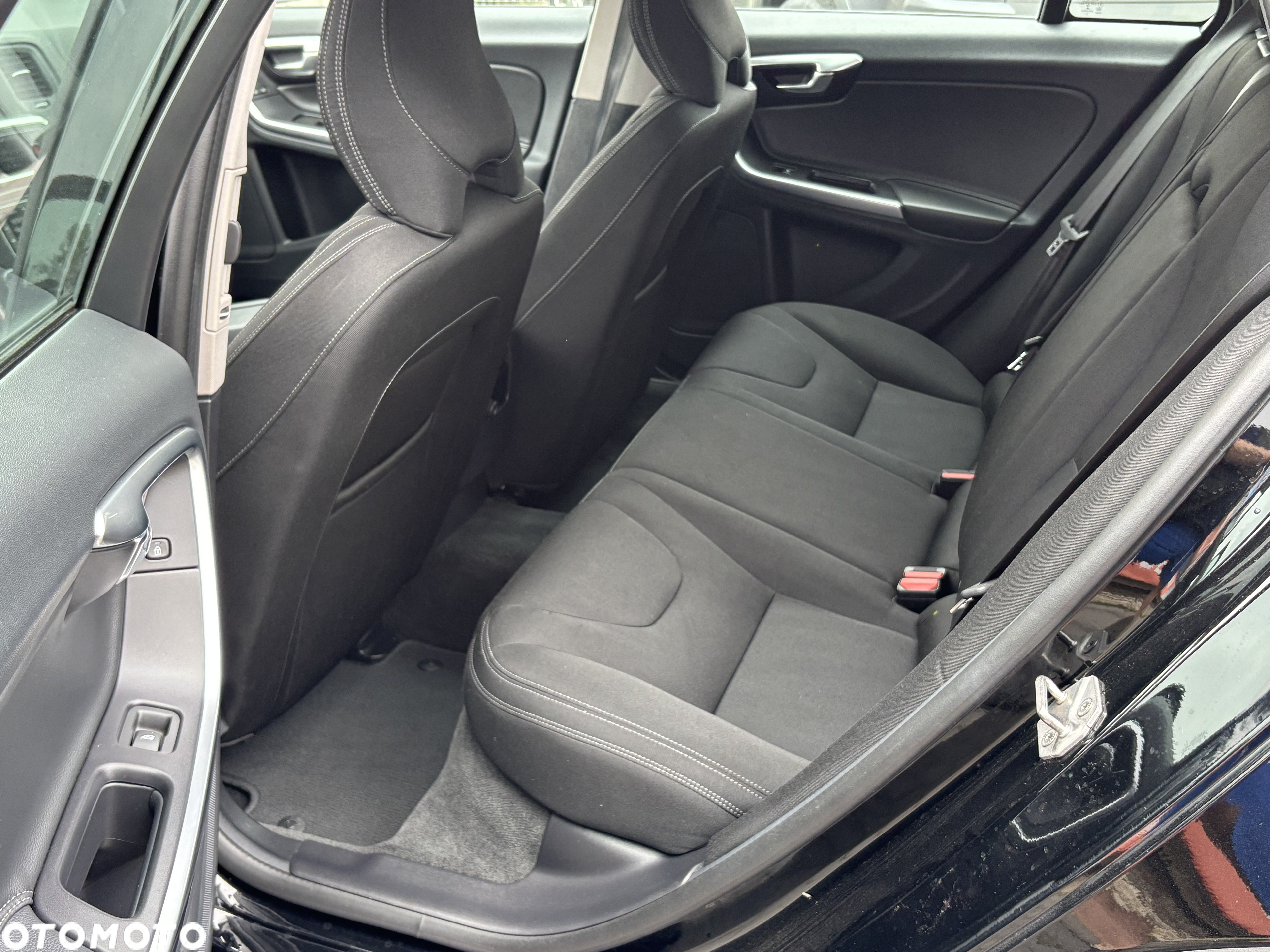 Volvo V60 Cross Country D3 Momentum - 26