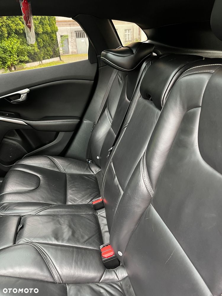 Volvo V40 D2 R Design - 23