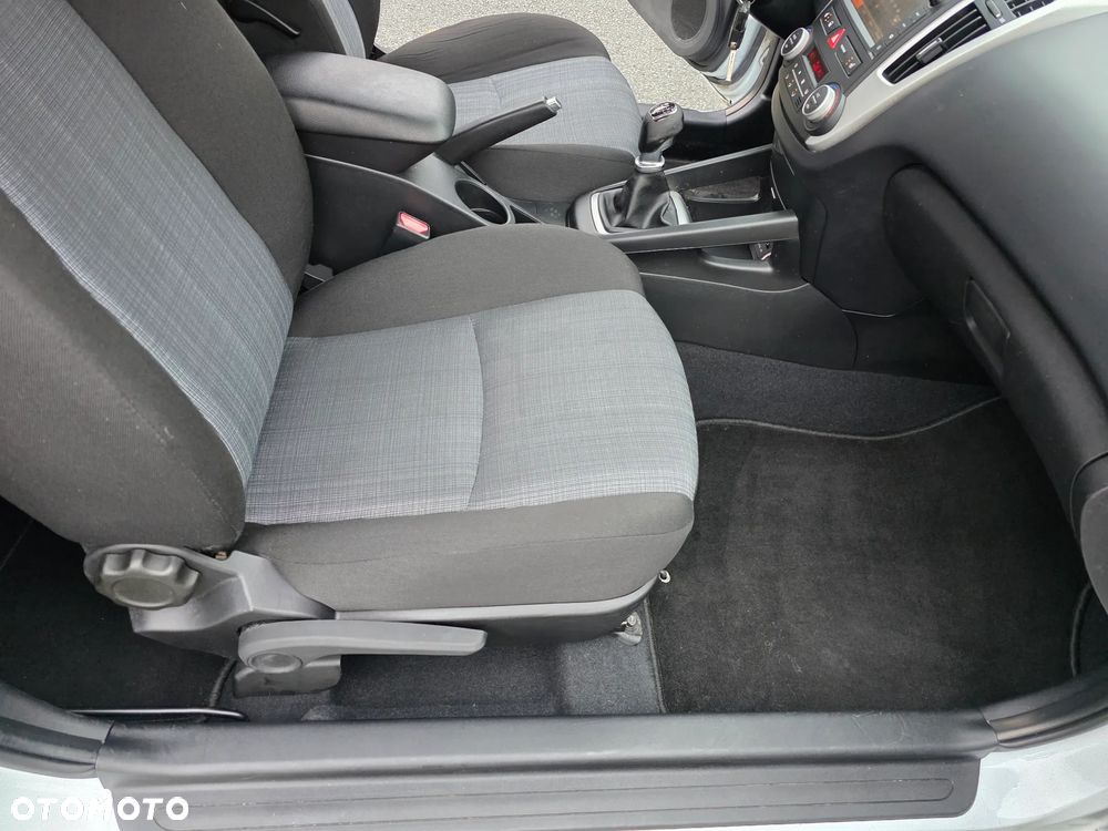 Kia ProCeed pro Ceed 1.4 CVVT Dream-Team Edition - 6
