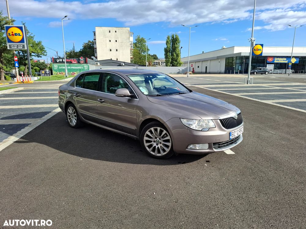 Skoda Superb 2.0 TDI DSG Elegance - 8