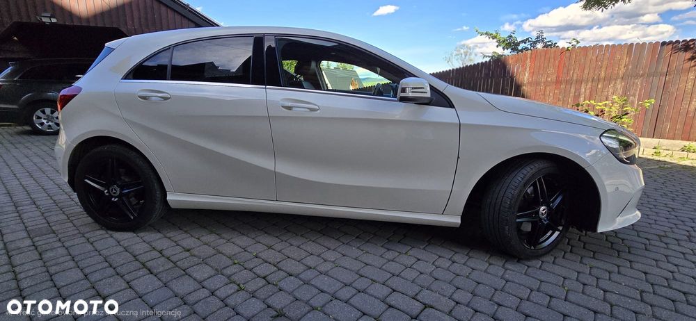 Mercedes-Benz Klasa A 180 7G-DCT Urban - 9