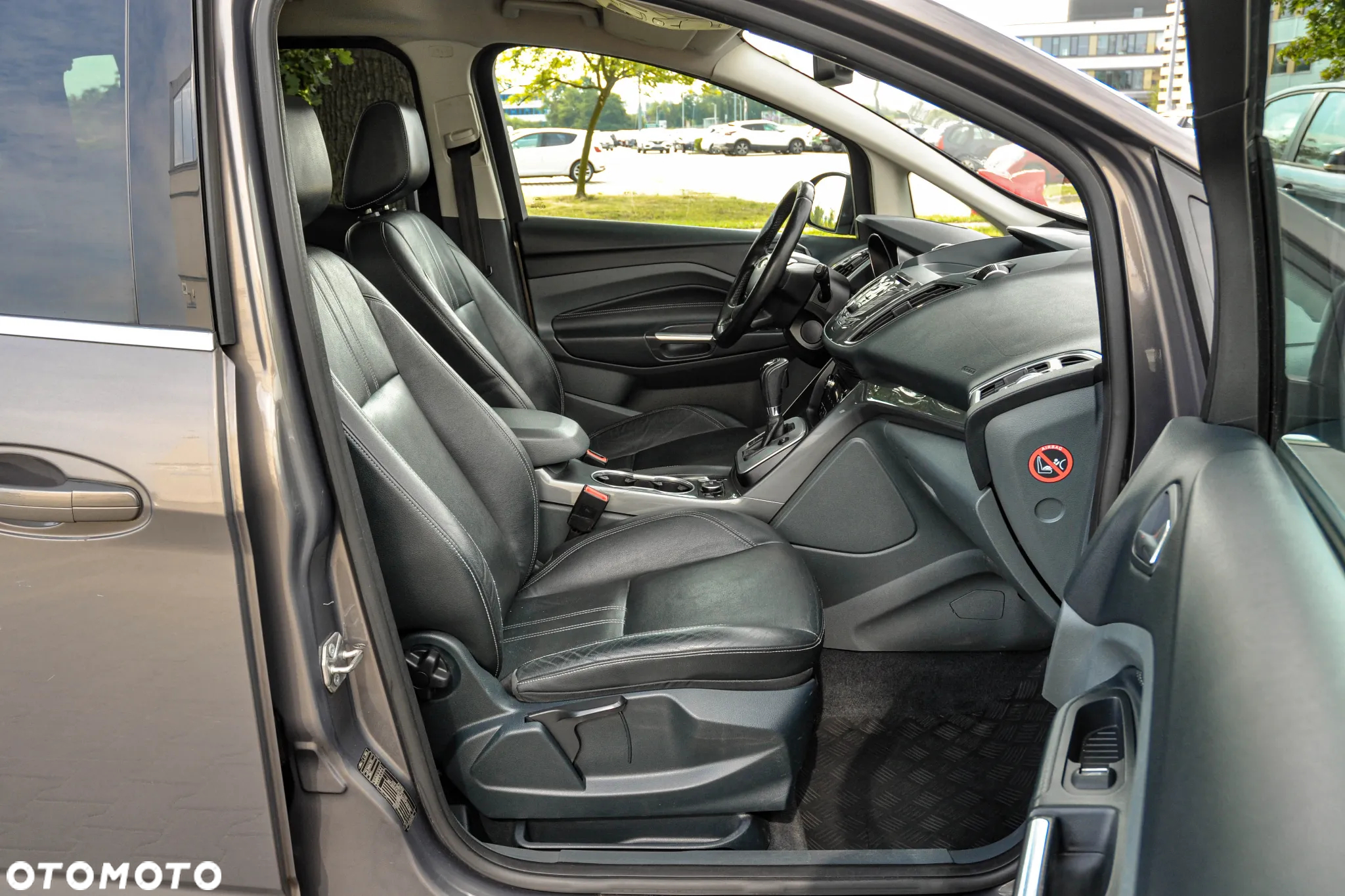 Ford Grand C-MAX - 11