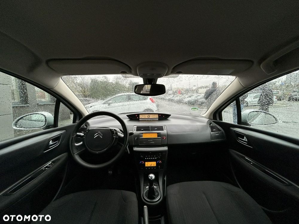 Citroën C4 1.4 16V Style - 10