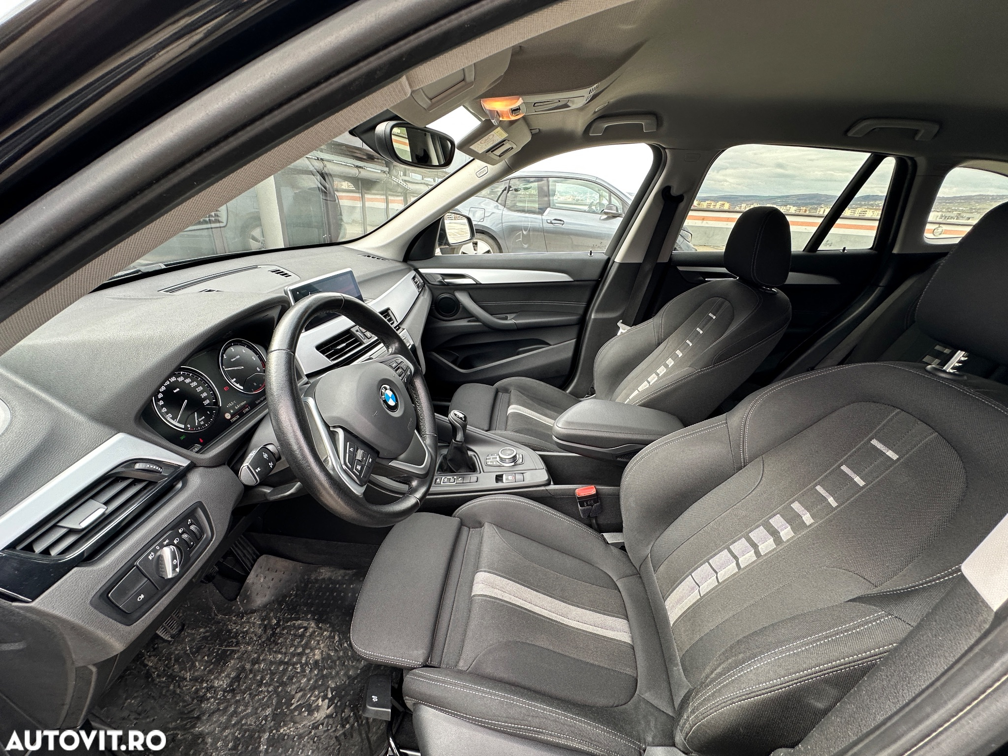 BMW X1 sDrive18d Sport Line - 23