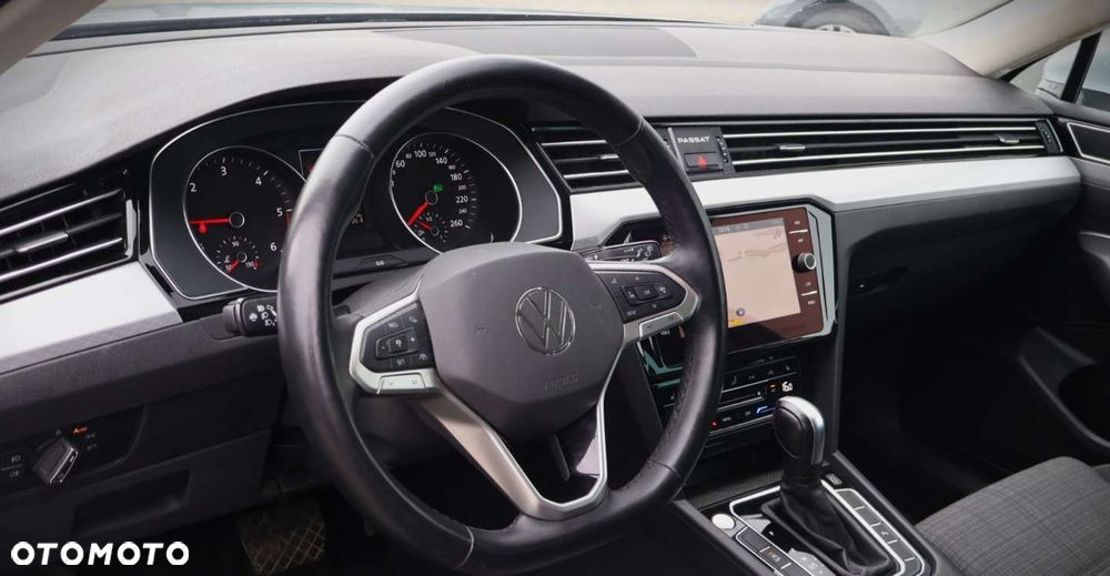 Volkswagen Passat - 11
