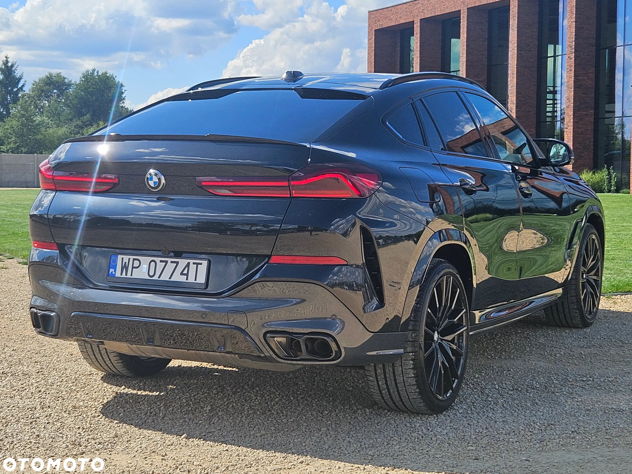 BMW X6 M50i - 10