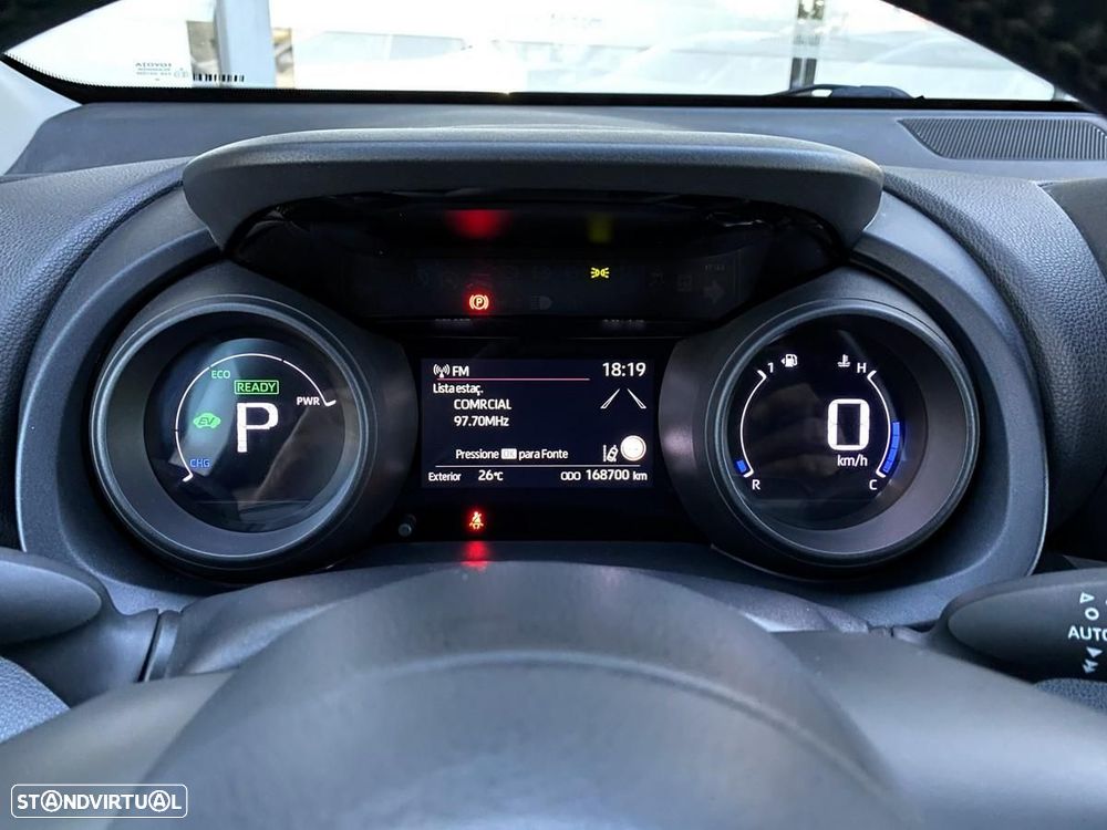 Toyota Yaris 1.5 HSD Exclusive - 28