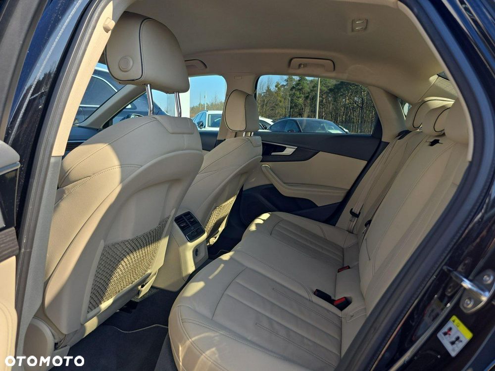 Audi A4 Limousine - 21