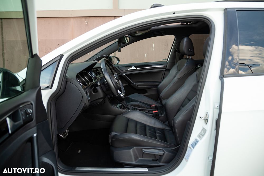 Volkswagen Golf - 11