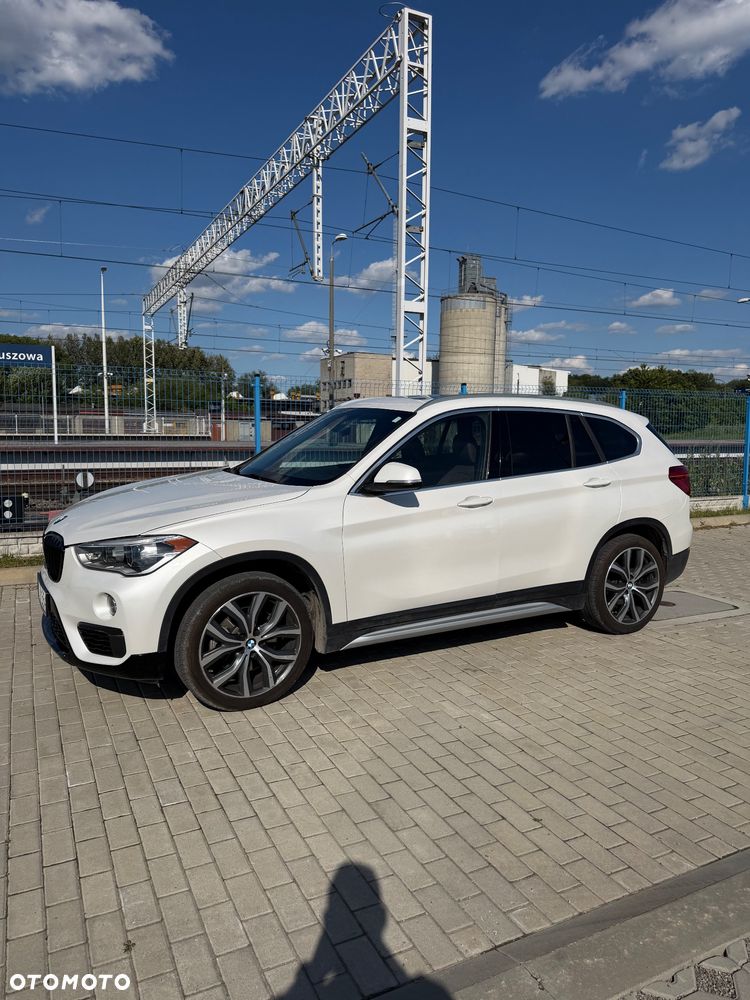 BMW X1 xDrive25i Sport Line - 3