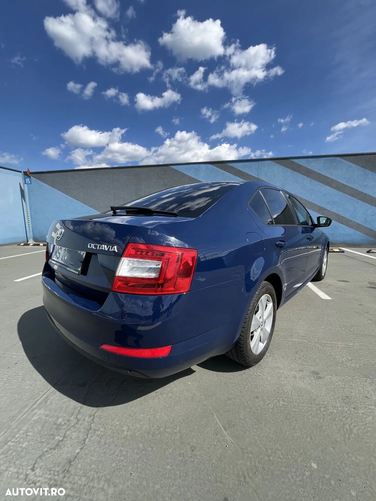 Skoda Octavia 1.6 TDI DSG Style - 4