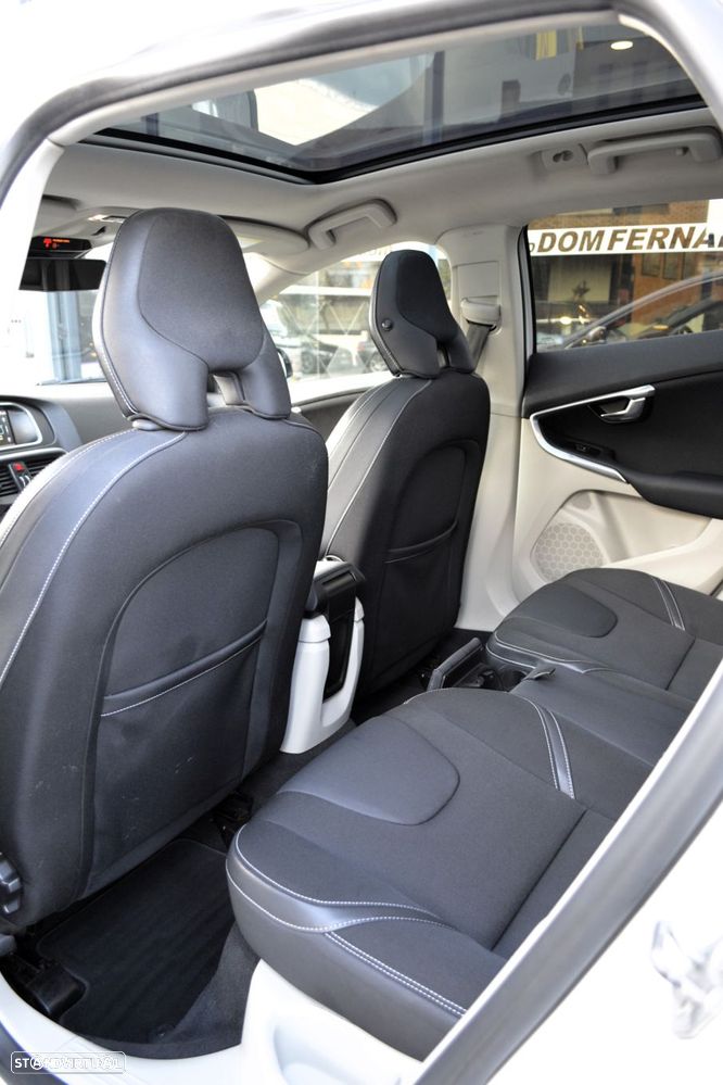 Volvo V40 1.6 D2 Momentum Eco - 11