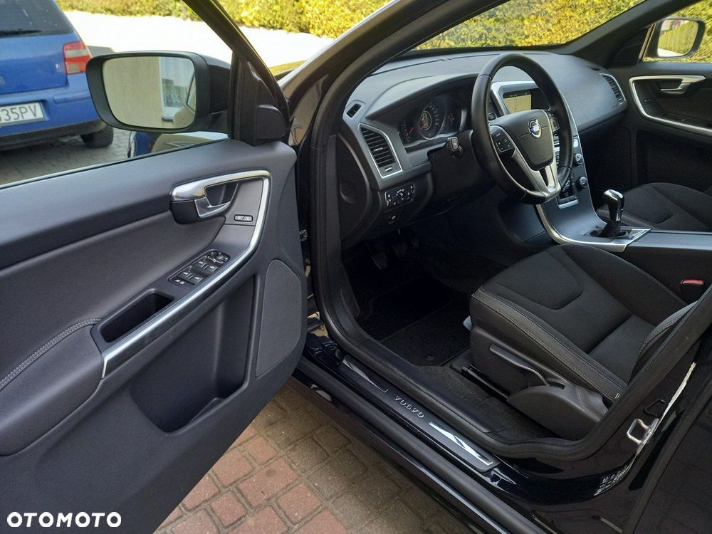 Volvo XC 60 D4 Drive-E Momentum - 30