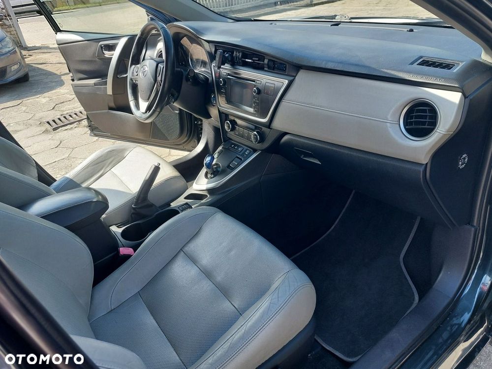 Toyota Auris - 13