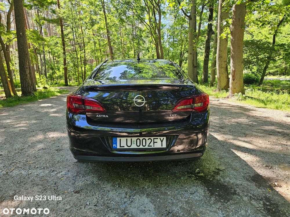 Opel Astra 1.7 CDTI Executive - 10