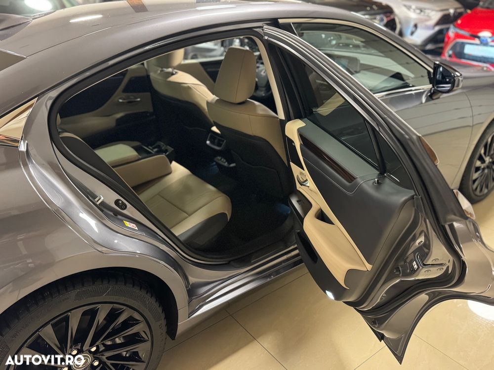Lexus Seria ES 300h Business Edition - 12