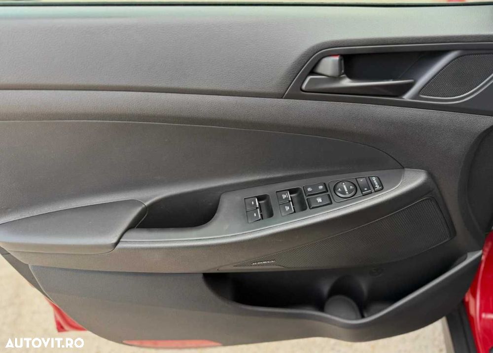 Hyundai Tucson 2.0 CRDI 4WD 8AT Premium - 16